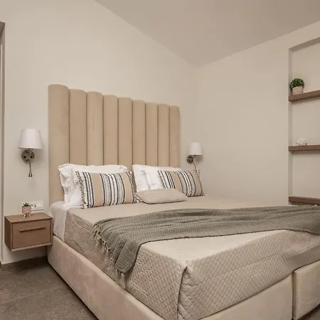 White Stone Hesperia - Poolside Escape Close To Laganas *