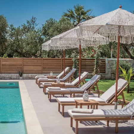 White Stone Hesperia - Poolside Escape Close To Laganas Литакия