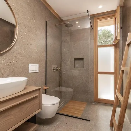 White Stone Hesperia - Poolside Escape Close To Laganas *