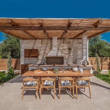 White Stone Hesperia - Poolside Escape Close To Laganas