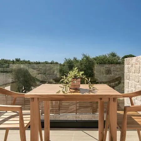 White Stone Hesperia - Poolside Escape Close To Laganas *