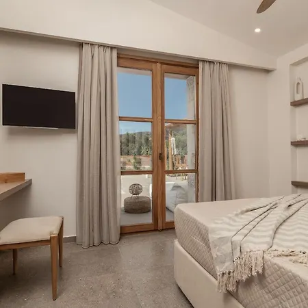 Villa White Stone Hesperia - Poolside Escape Close To Laganas Lithakia (Zakynthos)