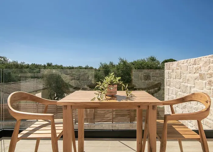 White Stone Hesperia - Poolside Escape Close To Laganas *